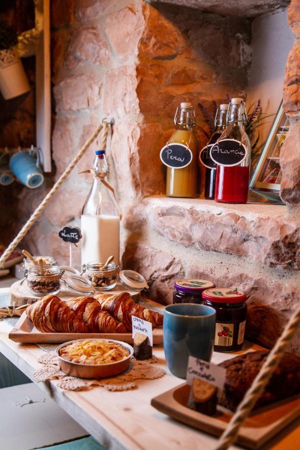 Casa Cristiano Bed & Breakfast Piobbico ภายนอก รูปภาพ