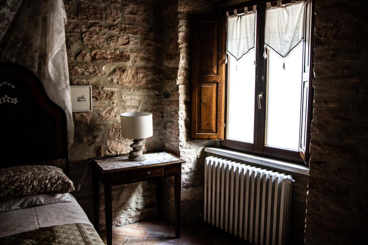 Casa Cristiano Bed & Breakfast Piobbico ภายนอก รูปภาพ